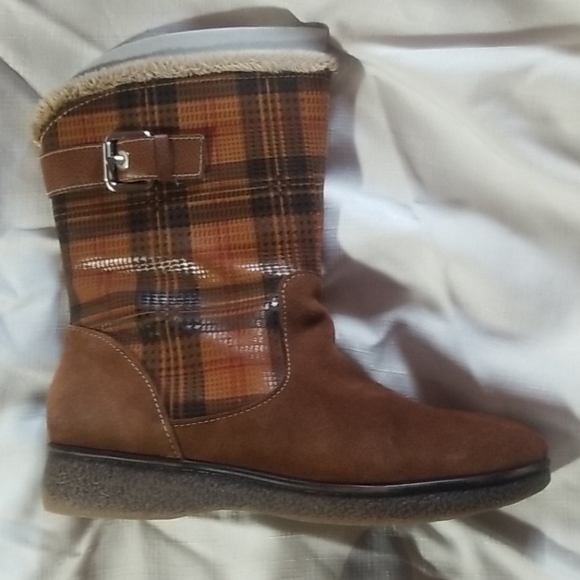 Naturalizer Shoes - New never worn size 10 brown and tan plaid boots